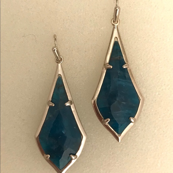 Kendra Scott Olivia drop earrings - Picture 3 of 8